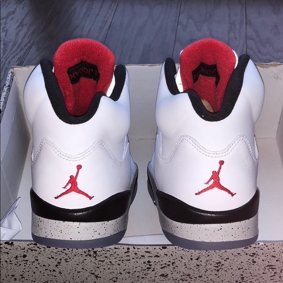 New/Unworn Air Jordan 5 white cement 136027-104 - Picture 4 of 8